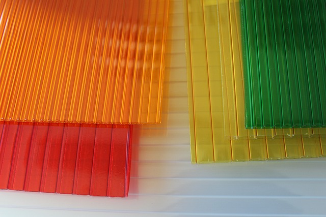 barevné polykarbonátové desky